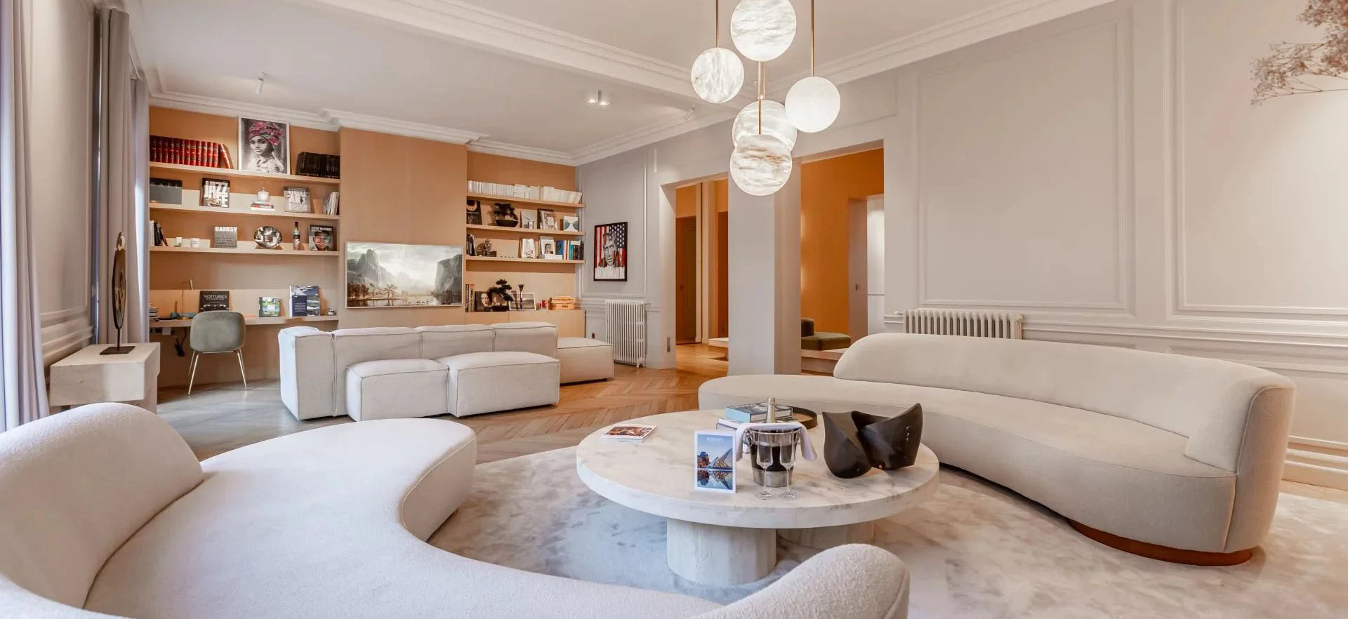 Découvrir cette propriété: Paris 75016 - France - Appartement, 7 pi&egrave;ces, 5 chambres - Slideshow Picture 1